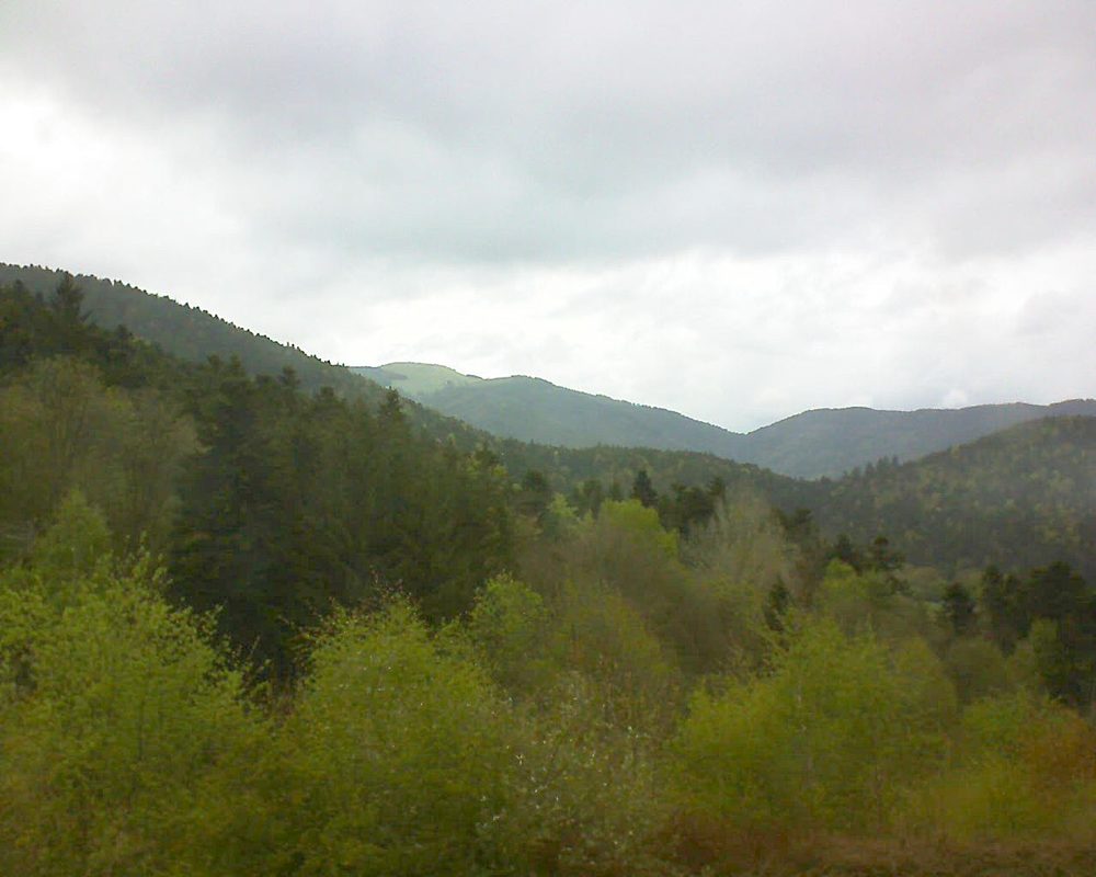 Le petit ballon vu depuis le Domaine Langmatt à Murbach le 01.05.2017 à 15:15 Le petit ballon (Alsace, Vosges) le 01.05.2017 à 15:15