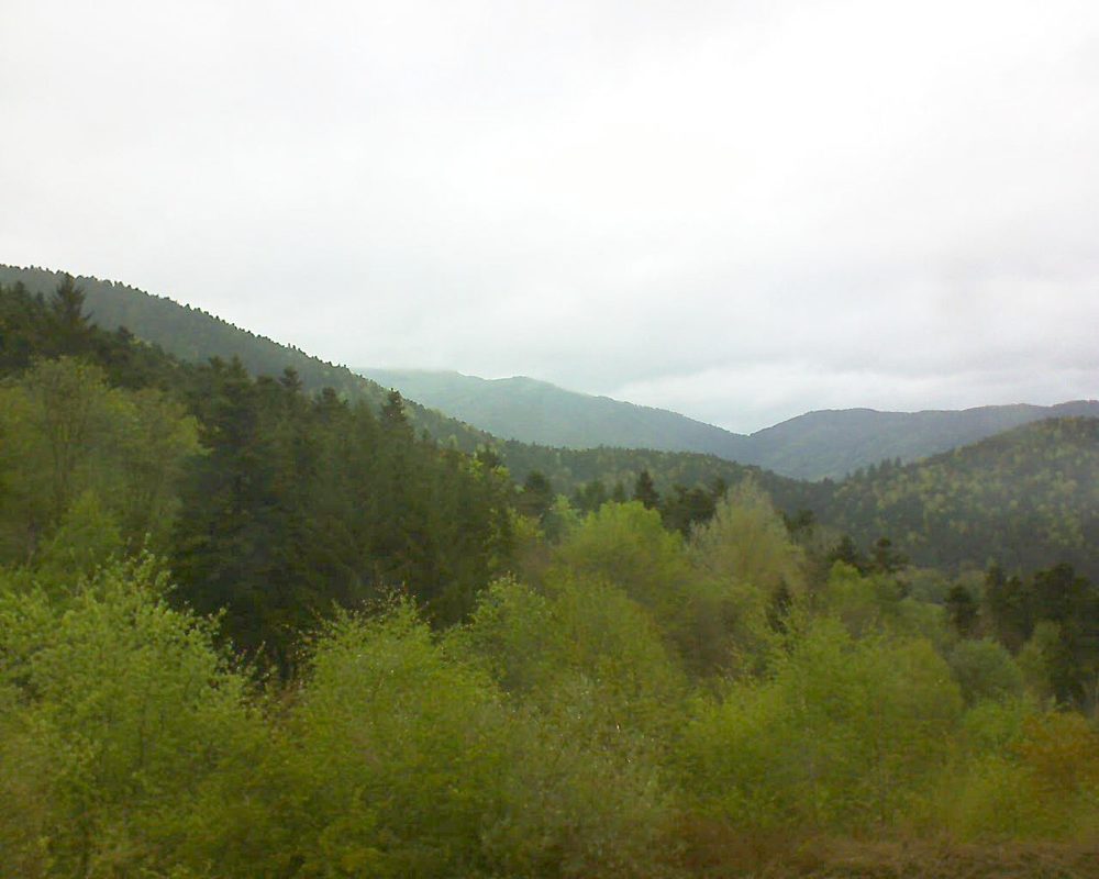 Le petit ballon vu depuis le Domaine Langmatt à Murbach le 07.05.2017 à 15:15 Le petit ballon (Alsace, Vosges) le 07.05.2017 à 15:15