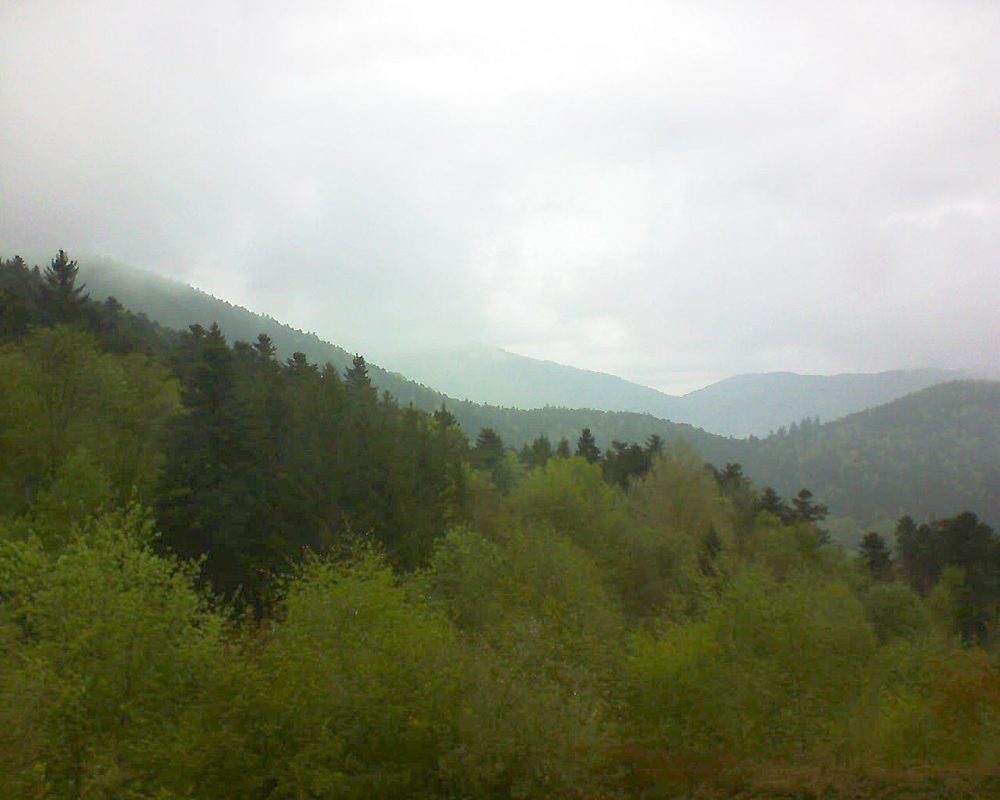 Le petit ballon vu depuis le Domaine Langmatt à Murbach le 08.05.2017 à 14:00 Le petit ballon (Alsace, Vosges) le 08.05.2017 à 14:00