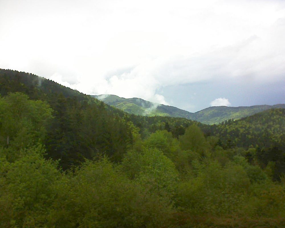 Le petit ballon vu depuis le Domaine Langmatt à Murbach le 14.05.2017 à 13:15 Le petit ballon (Alsace, Vosges) le 14.05.2017 à 13:15