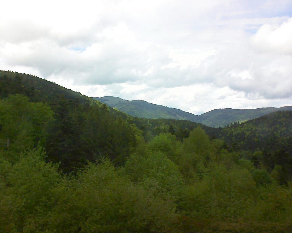 Le petit ballon vu depuis le Domaine Langmatt à Murbach le 14.05.2017 à 15:00 Le petit ballon (Alsace, Vosges) le 14.05.2017 à 15:00