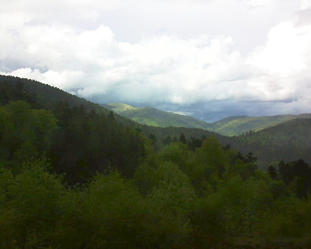 Le petit ballon vu depuis le Domaine Langmatt à Murbach le 14.05.2017 à 16:00 Le petit ballon (Alsace, Vosges) le 14.05.2017 à 16:00