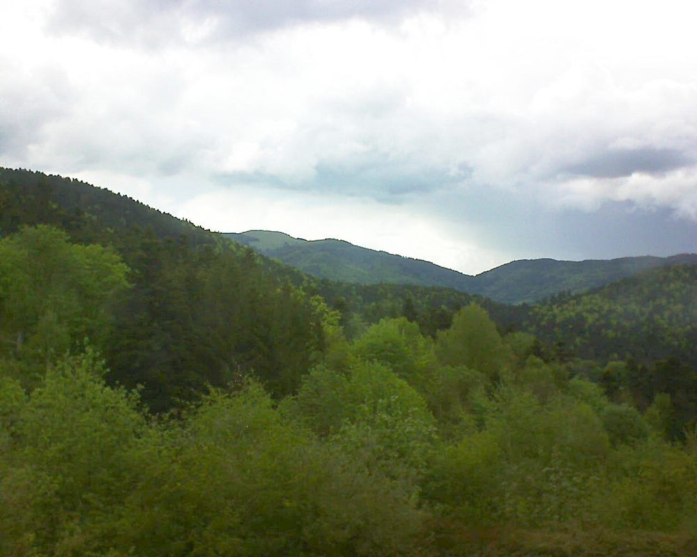 Le petit ballon vu depuis le Domaine Langmatt à Murbach le 14.05.2017 à 16:30 Le petit ballon (Alsace, Vosges) le 14.05.2017 à 16:30