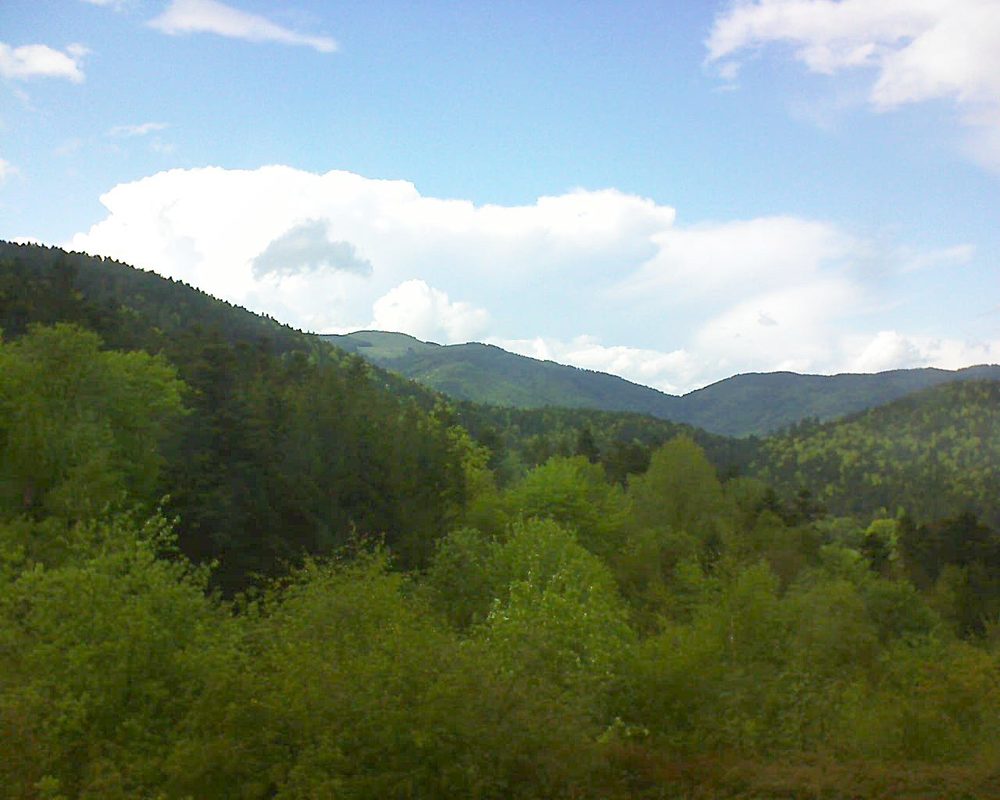 Le petit ballon vu depuis le Domaine Langmatt à Murbach le 14.05.2017 à 17:15 Le petit ballon (Alsace, Vosges) le 14.05.2017 à 17:15