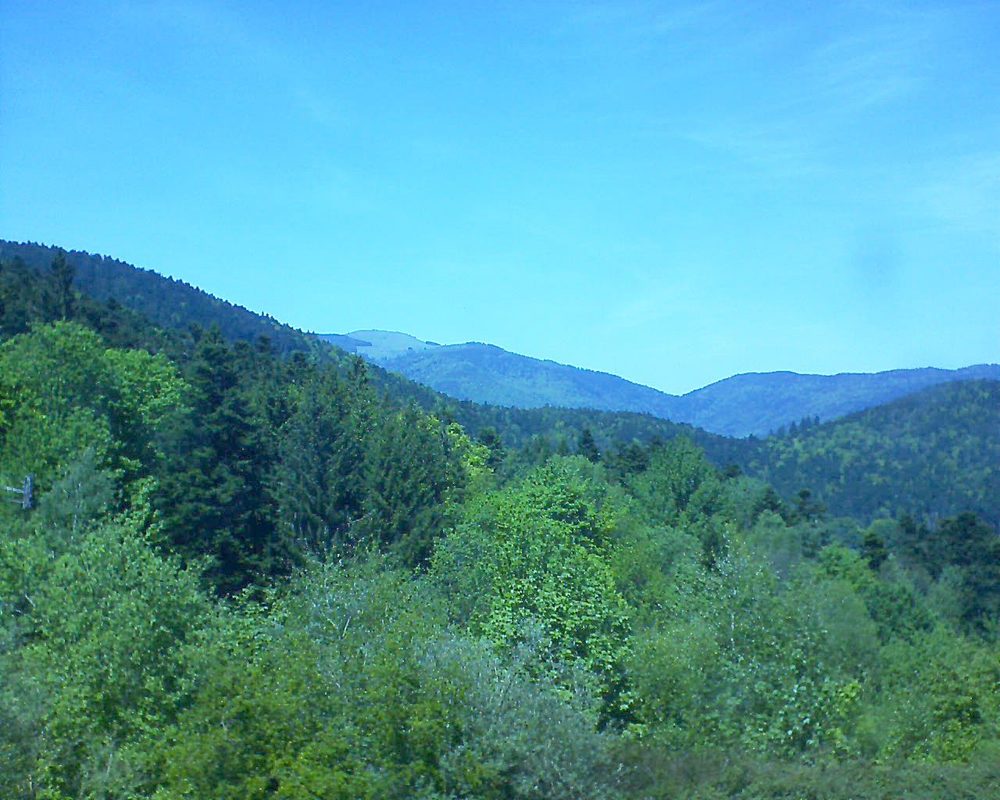 Le petit ballon vu depuis le Domaine Langmatt à Murbach le 17.05.2017 à 14:15 Le petit ballon (Alsace, Vosges) le 17.05.2017 à 14:15