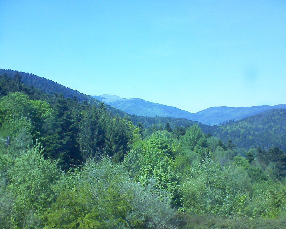 Le petit ballon vu depuis le Domaine Langmatt à Murbach le 17.05.2017 à 15:15 Le petit ballon (Alsace, Vosges) le 17.05.2017 à 15:15