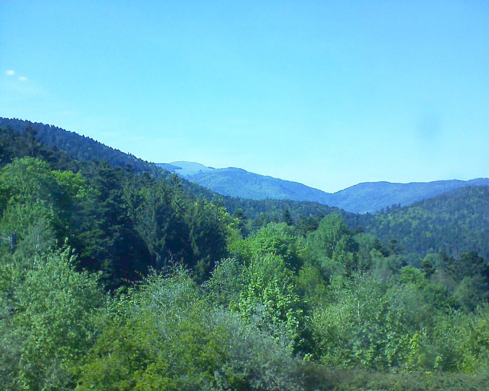 Le petit ballon vu depuis le Domaine Langmatt à Murbach le 17.05.2017 à 16:15 Le petit ballon (Alsace, Vosges) le 17.05.2017 à 16:15