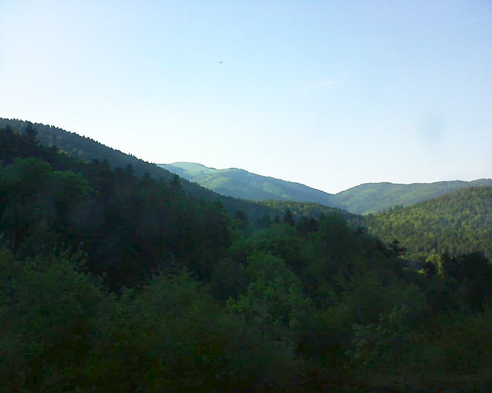 Le petit ballon vu depuis le Domaine Langmatt à Murbach le 21.05.2017 à 19:00 Le petit ballon (Alsace, Vosges) le 21.05.2017 à 19:00