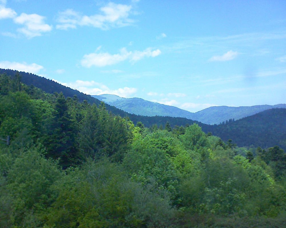 Le petit ballon vu depuis le Domaine Langmatt à Murbach le 22.05.2017 à 14:15 Le petit ballon (Alsace, Vosges) le 22.05.2017 à 14:15