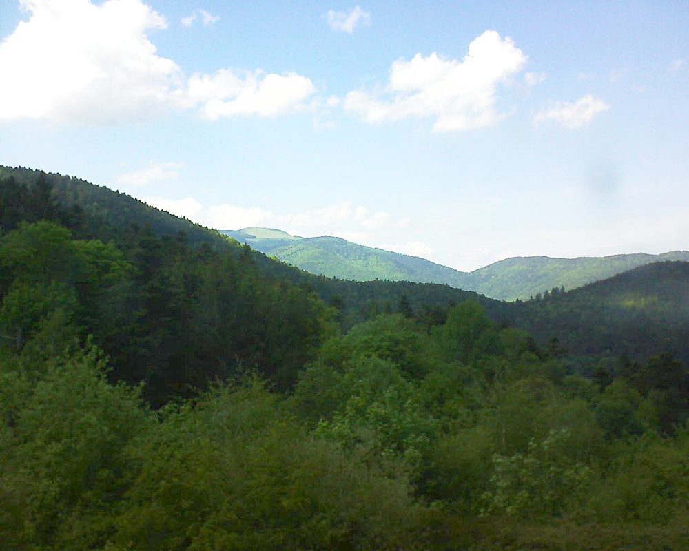 Le petit ballon vu depuis le Domaine Langmatt à Murbach le 22.05.2017 à 16:15 Le petit ballon (Alsace, Vosges) le 22.05.2017 à 16:15