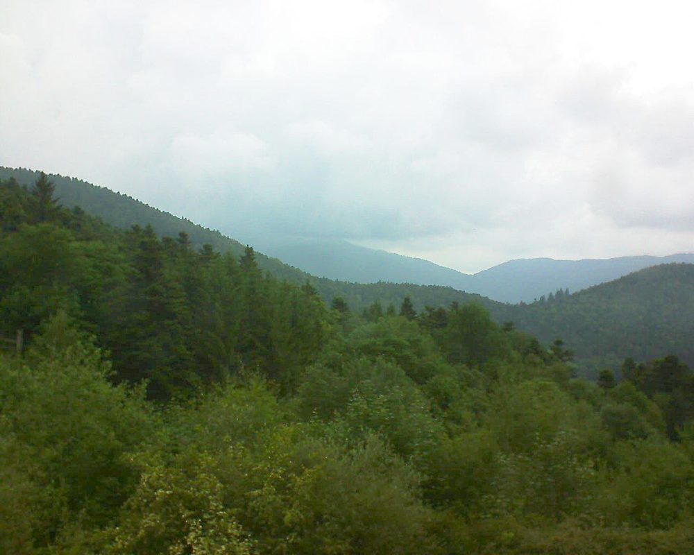 Le petit ballon vu depuis le Domaine Langmatt à Murbach le 01.06.2017 à 14:00 Le petit ballon (Alsace, Vosges) le 01.06.2017 à 14:00