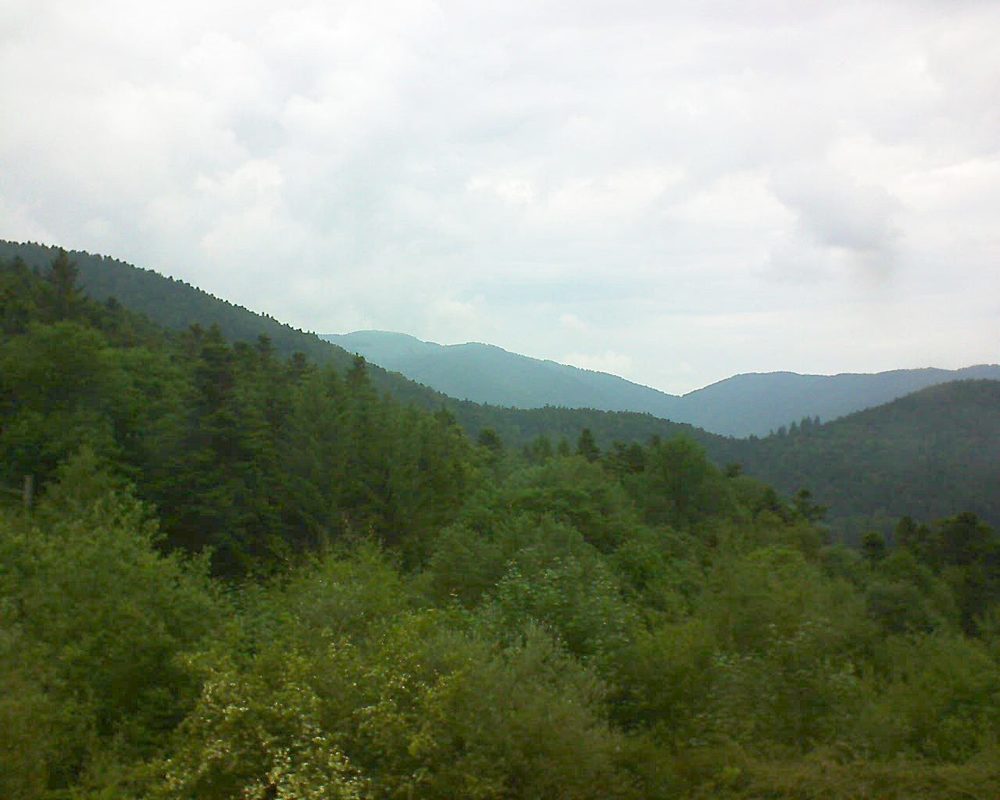 Le petit ballon vu depuis le Domaine Langmatt à Murbach le 01.06.2017 à 16:15 Le petit ballon (Alsace, Vosges) le 01.06.2017 à 16:15