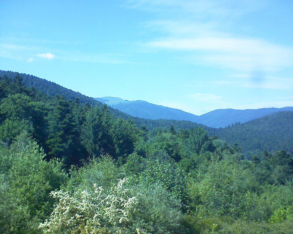 Le petit ballon vu depuis le Domaine Langmatt à Murbach le 13.06.2017 à 16:00 Le petit ballon (Alsace, Vosges) le 13.06.2017 à 16:00