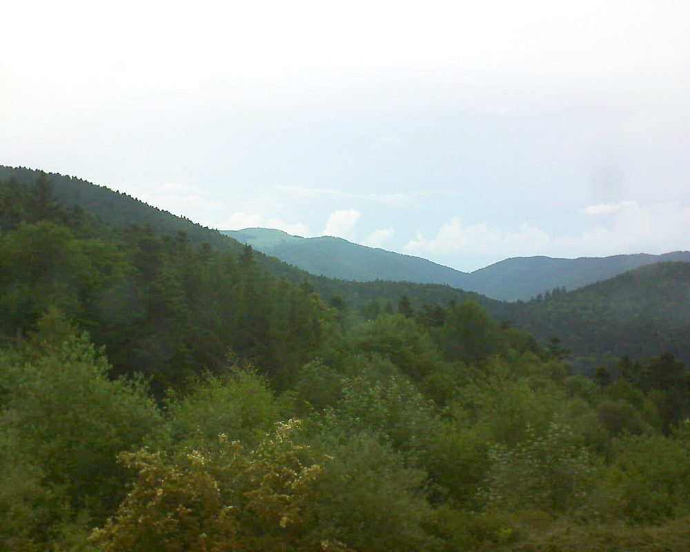 Le petit ballon vu depuis le Domaine Langmatt à Murbach le 15.06.2017 à 18:15 Le petit ballon (Alsace, Vosges) le 15.06.2017 à 18:15