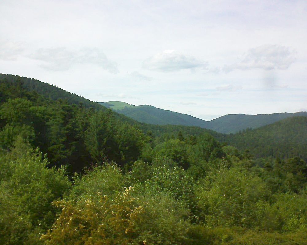 Le petit ballon vu depuis le Domaine Langmatt à Murbach le 16.06.2017 à 16:15 Le petit ballon (Alsace, Vosges) le 16.06.2017 à 16:15