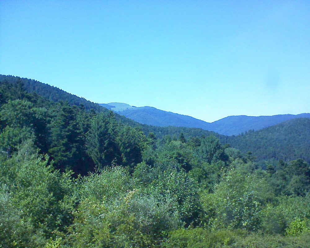 Le petit ballon vu depuis le Domaine Langmatt à Murbach le 18.06.2017 à 16:00 Le petit ballon (Alsace, Vosges) le 18.06.2017 à 16:00