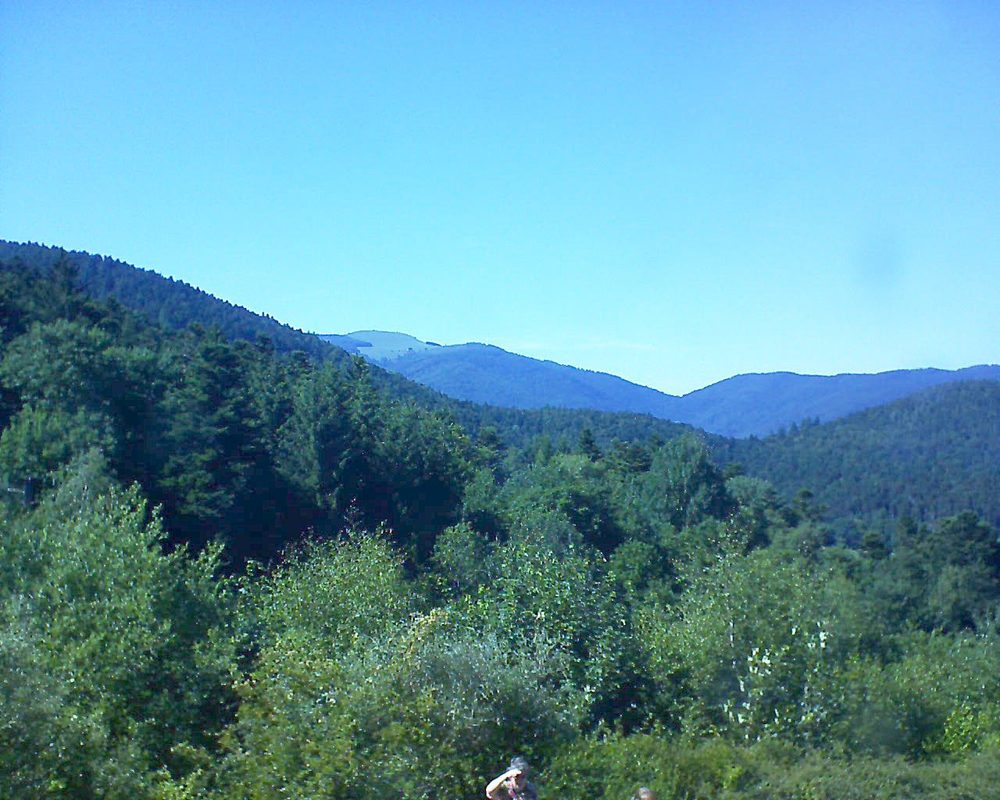 Le petit ballon vu depuis le Domaine Langmatt à Murbach le 18.06.2017 à 16:45 Le petit ballon (Alsace, Vosges) le 18.06.2017 à 16:45