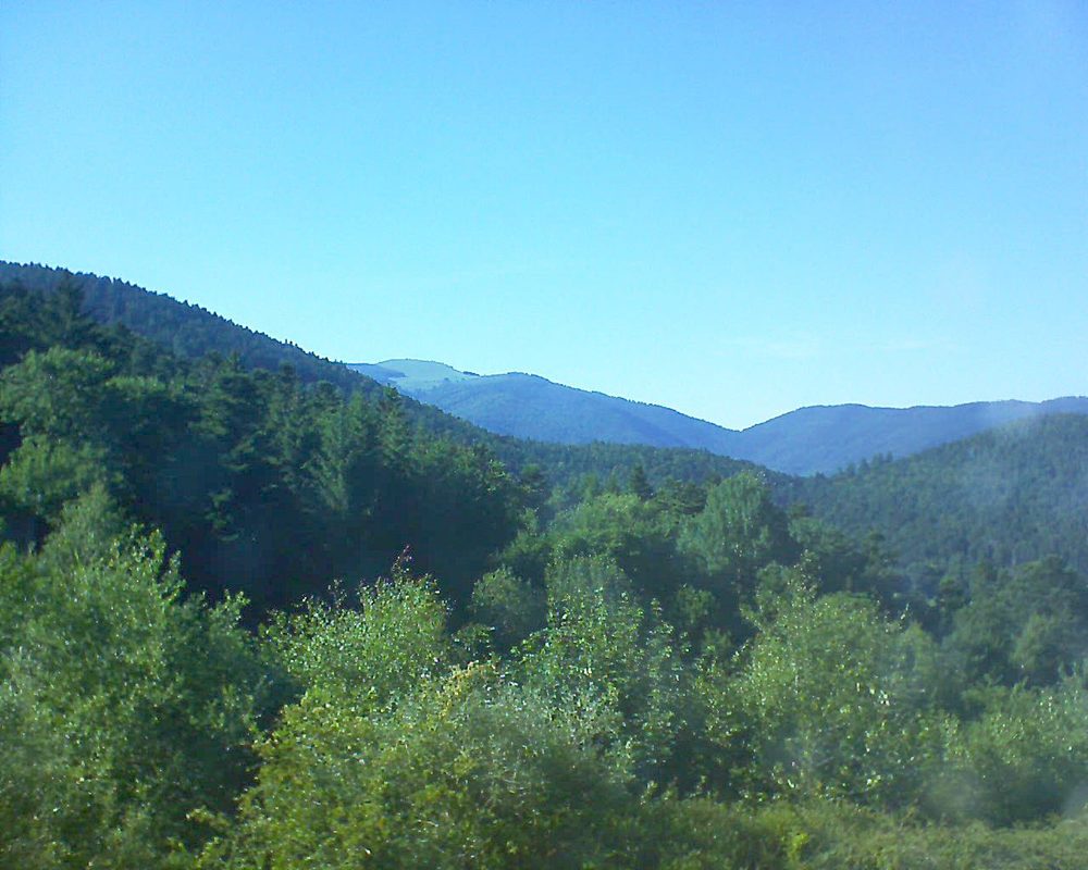 Le petit ballon vu depuis le Domaine Langmatt à Murbach le 18.06.2017 à 18:00 Le petit ballon (Alsace, Vosges) le 18.06.2017 à 18:00