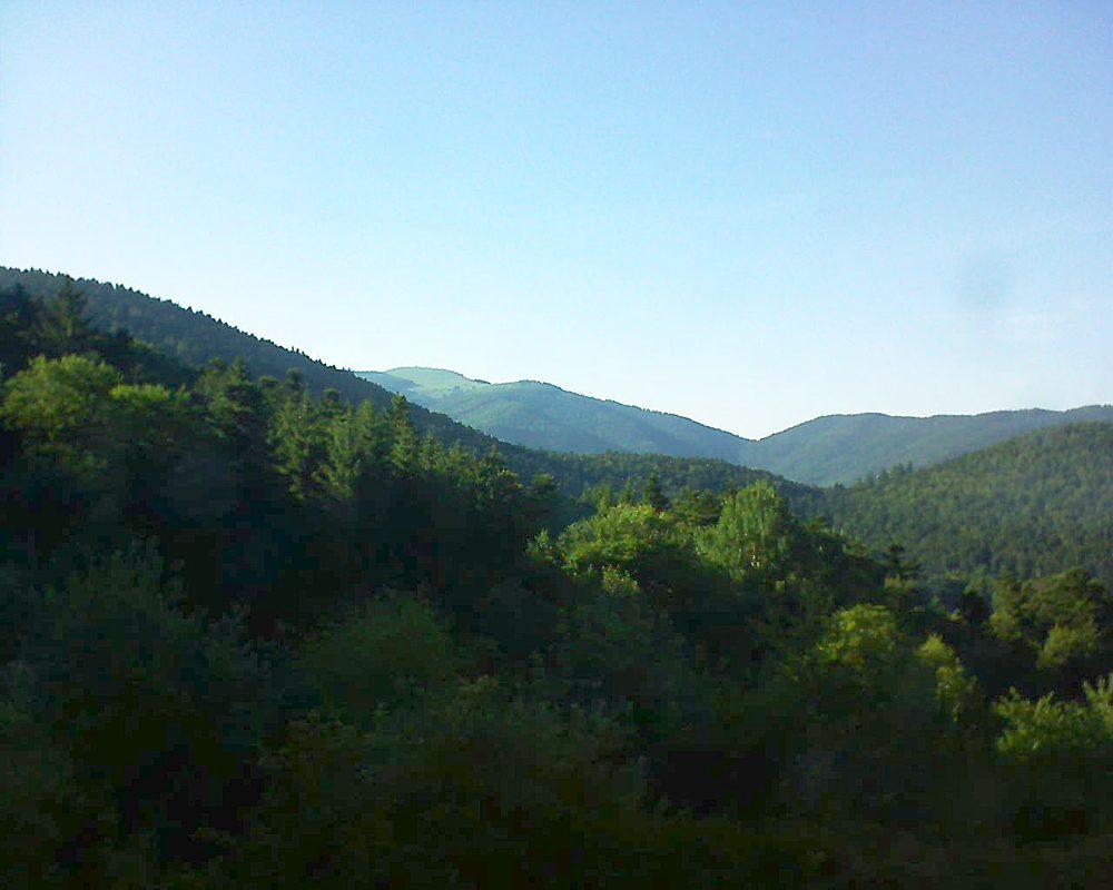 Le petit ballon vu depuis le Domaine Langmatt à Murbach le 18.06.2017 à 19:00 Le petit ballon (Alsace, Vosges) le 18.06.2017 à 19:00