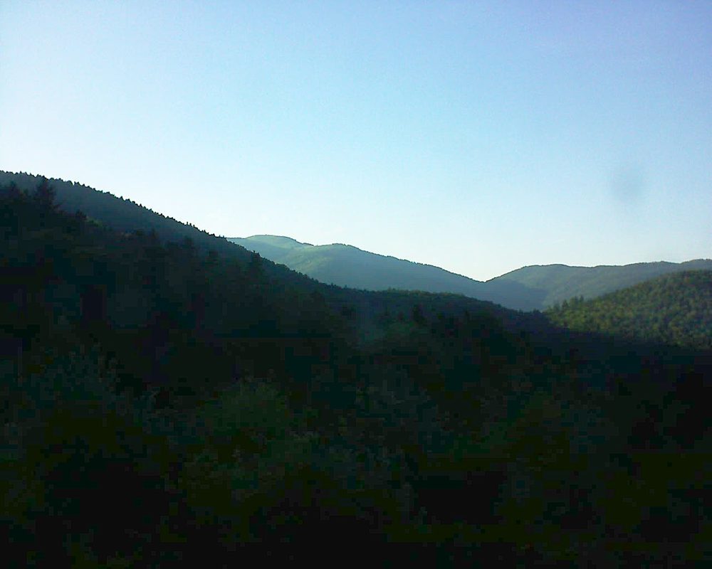 Le petit ballon vu depuis le Domaine Langmatt à Murbach le 18.06.2017 à 20:00 Le petit ballon (Alsace, Vosges) le 18.06.2017 à 20:00