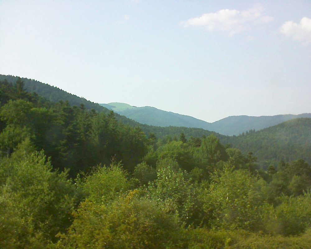 Le petit ballon vu depuis le Domaine Langmatt à Murbach le 21.06.2017 à 17:45 Le petit ballon (Alsace, Vosges) le 21.06.2017 à 17:45