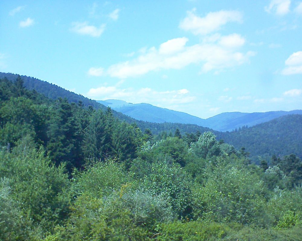 Le petit ballon vu depuis le Domaine Langmatt à Murbach le 24.06.2017 à 15:15 Le petit ballon (Alsace, Vosges) le 24.06.2017 à 15:15