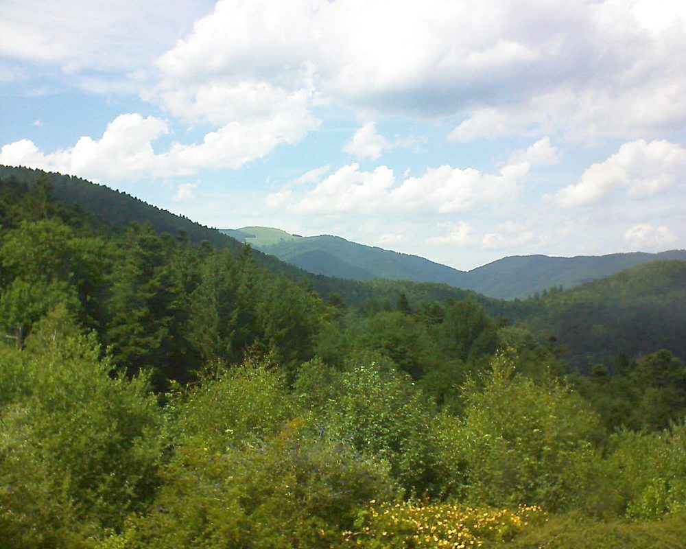 Le petit ballon vu depuis le Domaine Langmatt à Murbach le 05.07.2017 à 15:45 Le petit ballon (Alsace, Vosges) le 05.07.2017 à 15:45