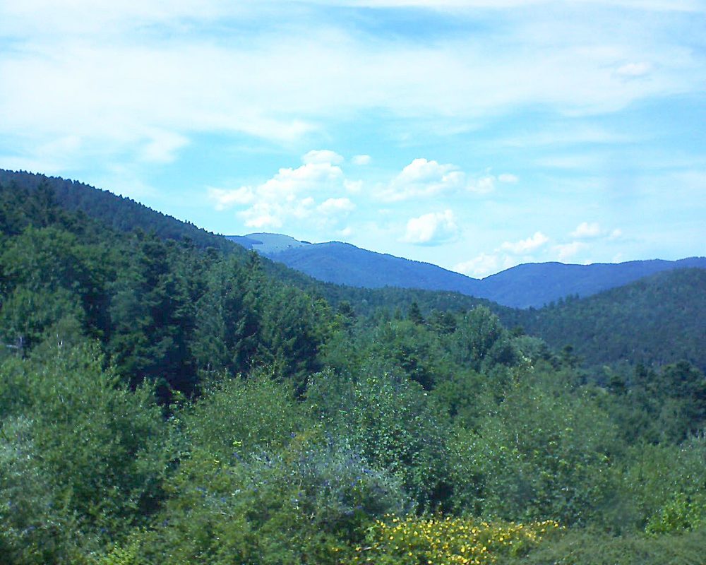 Le petit ballon vu depuis le Domaine Langmatt à Murbach le 06.07.2017 à 15:15 Le petit ballon (Alsace, Vosges) le 06.07.2017 à 15:15