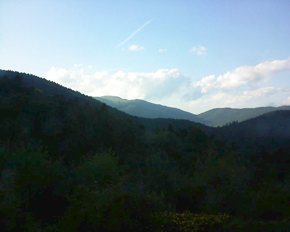 Le petit ballon vu depuis le Domaine Langmatt à Murbach le 13.07.2017 à 19:30 Le petit ballon (Alsace, Vosges) le 13.07.2017 à 19:30