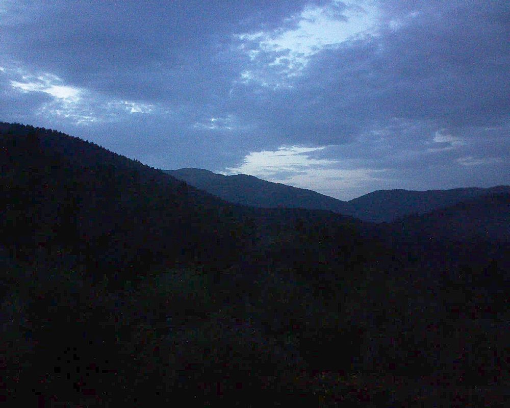 Le petit ballon vu depuis le Domaine Langmatt à Murbach le 19.07.2017 à 21:45 Le petit ballon (Alsace, Vosges) le 19.07.2017 à 21:45