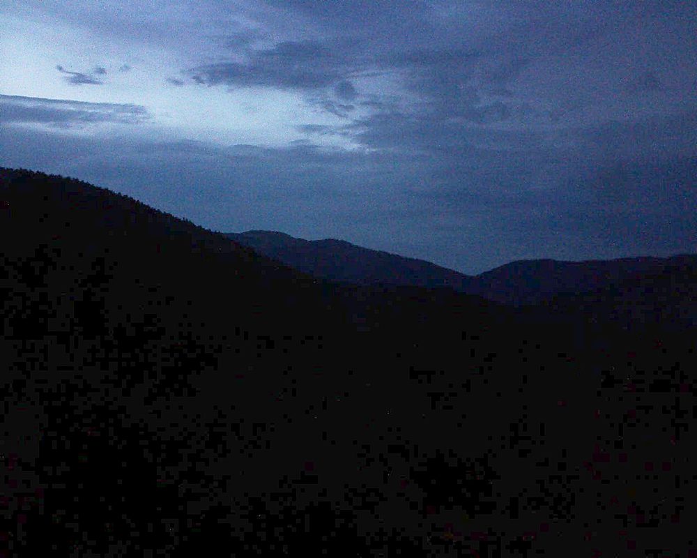 Le petit ballon vu depuis le Domaine Langmatt à Murbach le 22.07.2017 à 21:45 Le petit ballon (Alsace, Vosges) le 22.07.2017 à 21:45