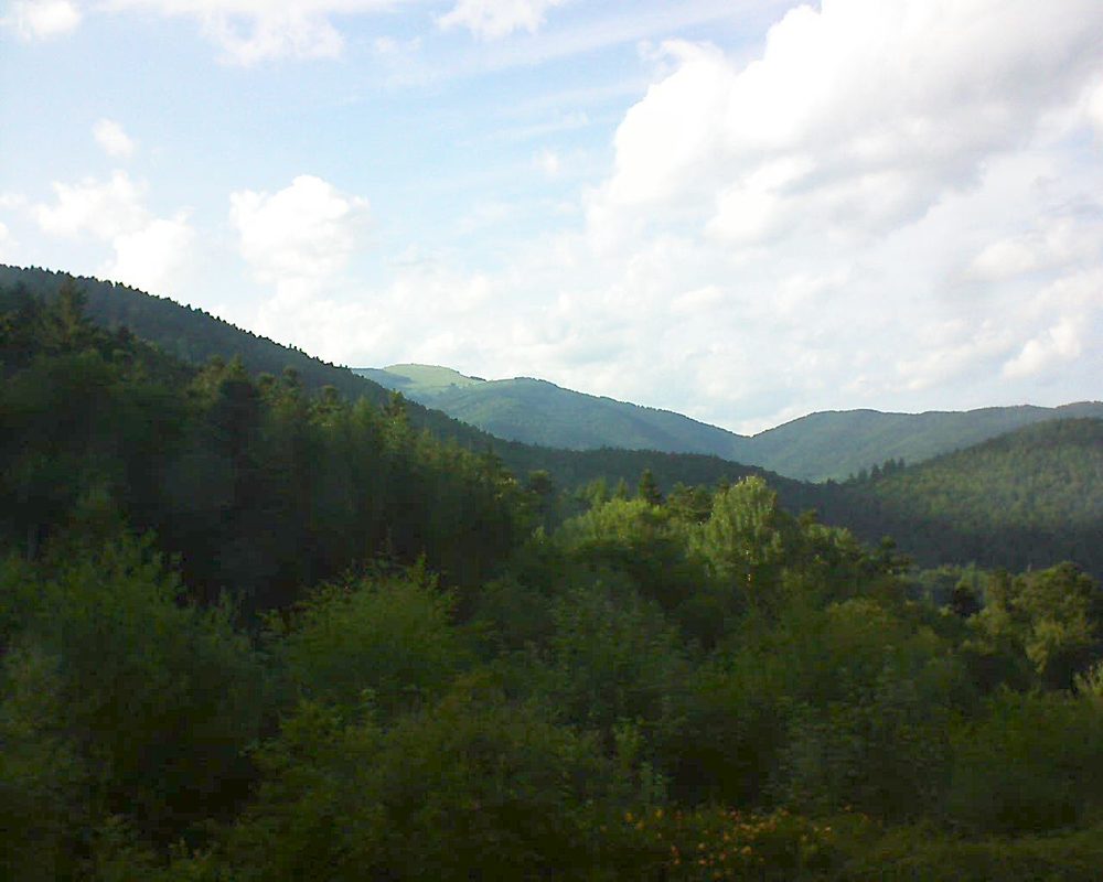 Le petit ballon vu depuis le Domaine Langmatt à Murbach le 26.07.2017 à 18:45 Le petit ballon (Alsace, Vosges) le 26.07.2017 à 18:45