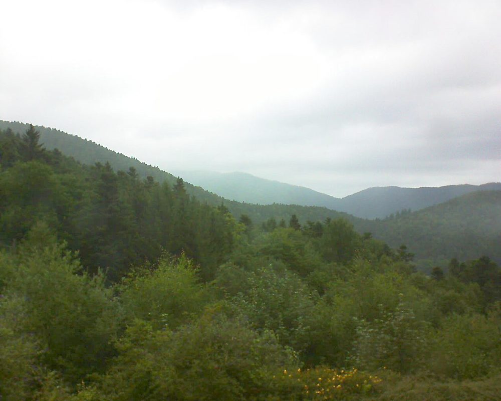 Le petit ballon vu depuis le Domaine Langmatt à Murbach le 27.07.2017 à 13:15 Le petit ballon (Alsace, Vosges) le 27.07.2017 à 13:15