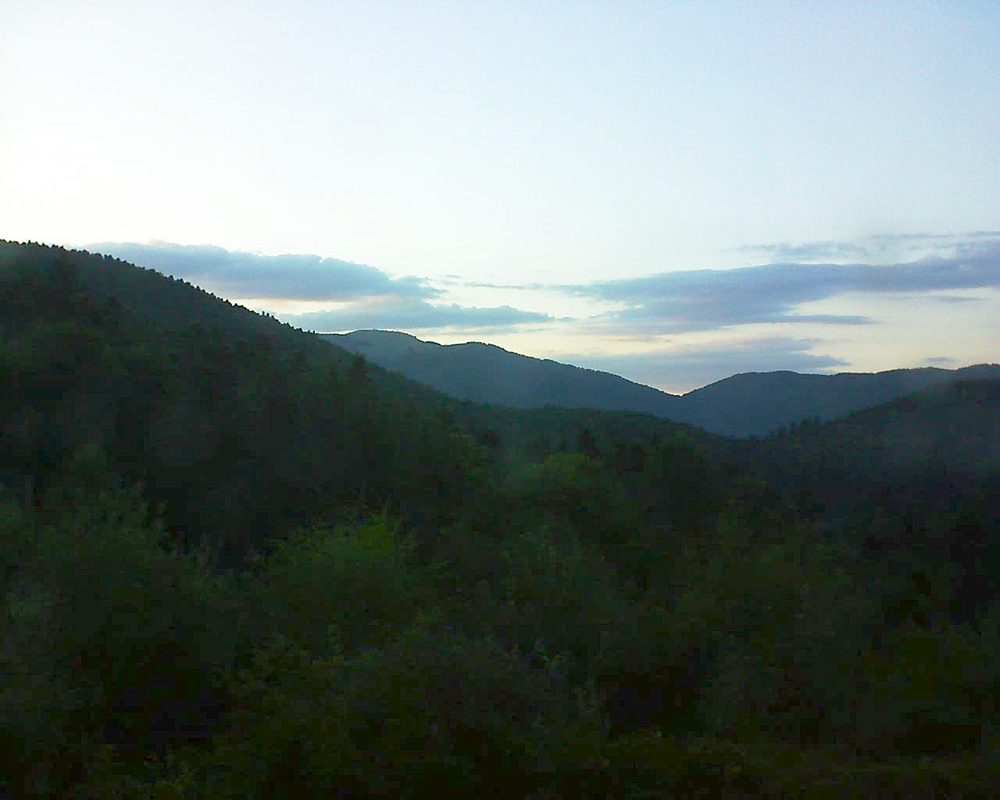 Le petit ballon vu depuis le Domaine Langmatt à Murbach le 06.08.2017 à 20:45 Le petit ballon (Alsace, Vosges) le 06.08.2017 à 20:45