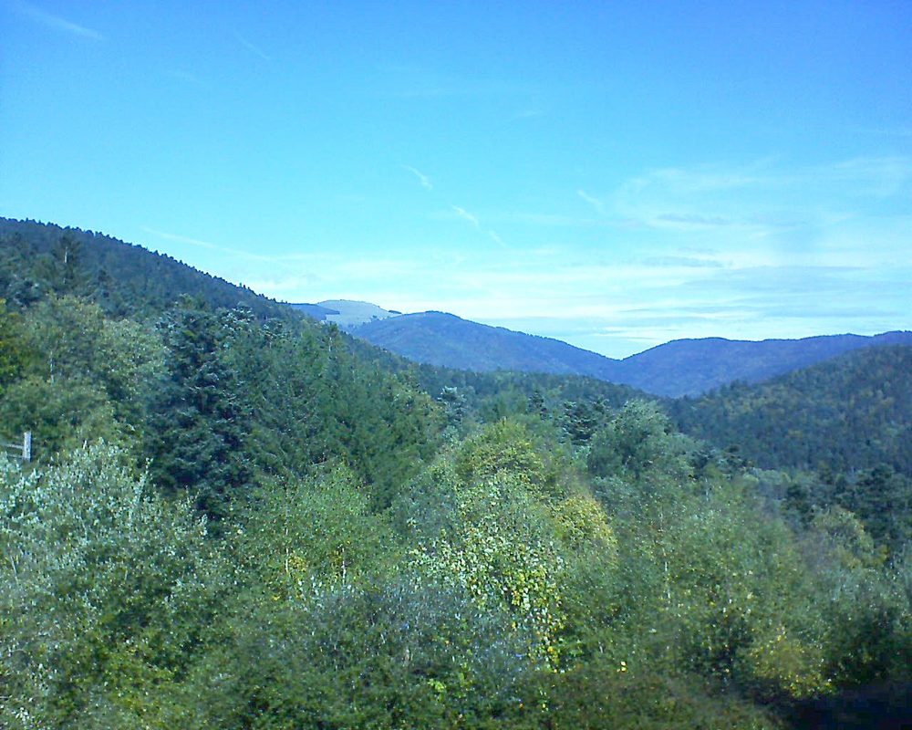 Le petit ballon vu depuis le Domaine Langmatt à Murbach le 05.10.2017 à 12:45 Le petit ballon (Alsace, Vosges) le 05.10.2017 à 12:45