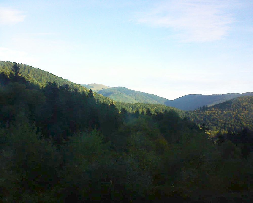 Le petit ballon vu depuis le Domaine Langmatt à Murbach le 07.10.2017 à 09:00 Le petit ballon (Alsace, Vosges) le 07.10.2017 à 09:00