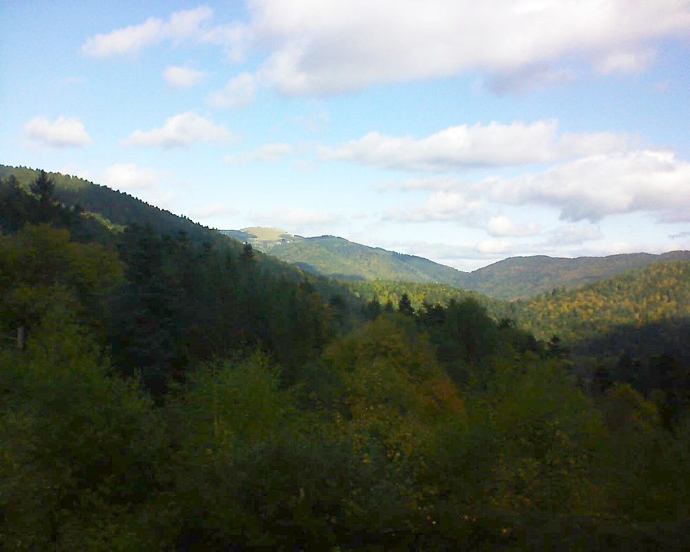 Le petit ballon vu depuis le Domaine Langmatt à Murbach le 11.10.2017 à 12:00 Le petit ballon (Alsace, Vosges) le 11.10.2017 à 12:00