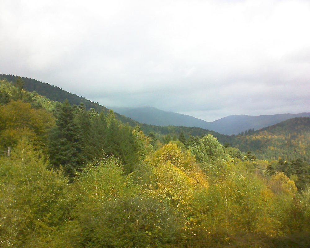 Le petit ballon vu depuis le Domaine Langmatt à Murbach le 12.10.2017 à 12:45 Le petit ballon (Alsace, Vosges) le 12.10.2017 à 12:45