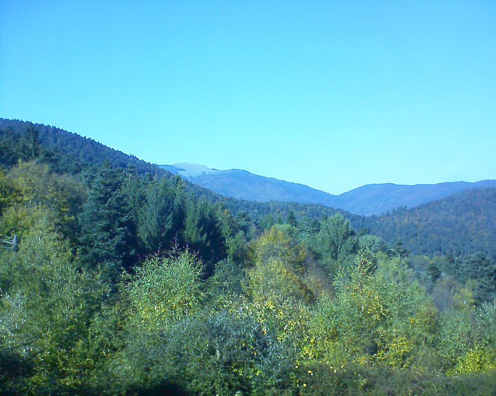 Le petit ballon vu depuis le Domaine Langmatt à Murbach le 14.10.2017 à 15:15 Le petit ballon (Alsace, Vosges) le 14.10.2017 à 15:15