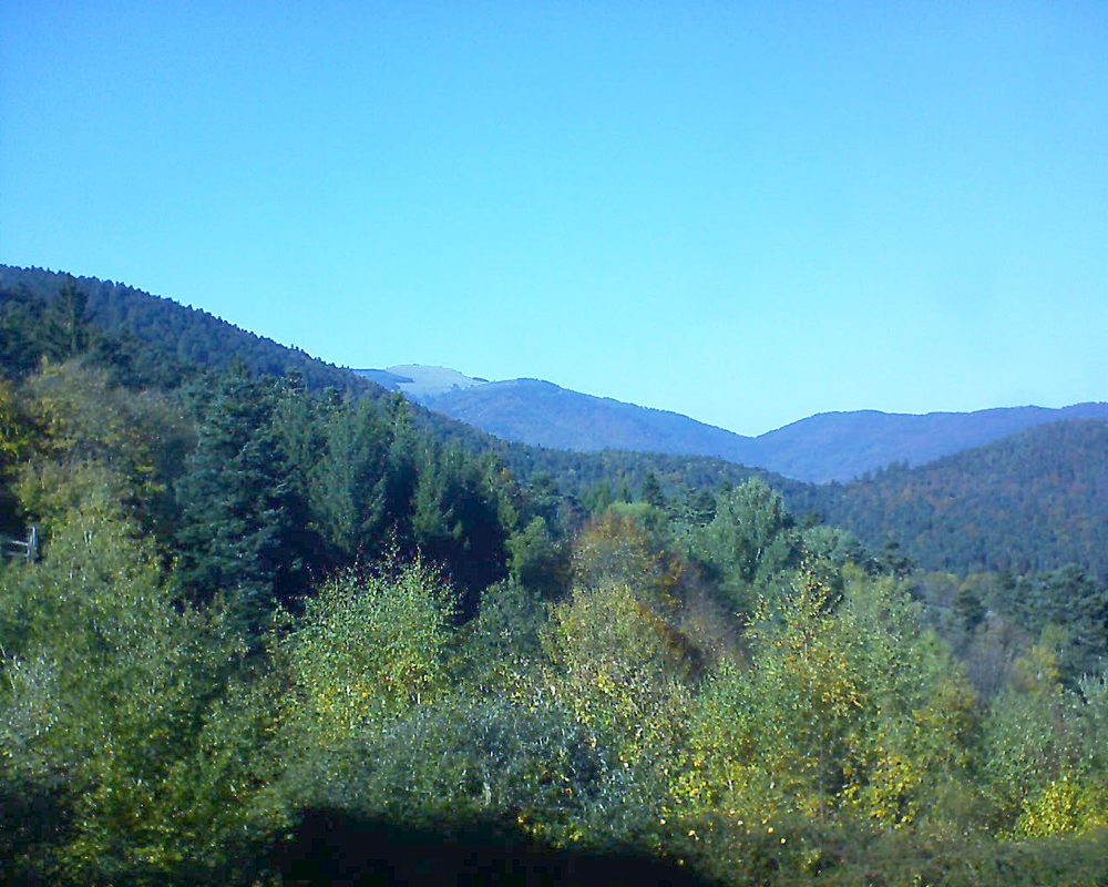 Le petit ballon vu depuis le Domaine Langmatt à Murbach le 15.10.2017 à 15:30 Le petit ballon (Alsace, Vosges) le 15.10.2017 à 15:30