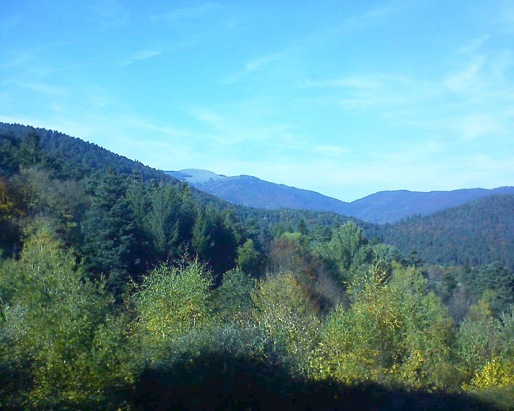 Le petit ballon vu depuis le Domaine Langmatt à Murbach le 17.10.2017 à 15:45 Le petit ballon (Alsace, Vosges) le 17.10.2017 à 15:45