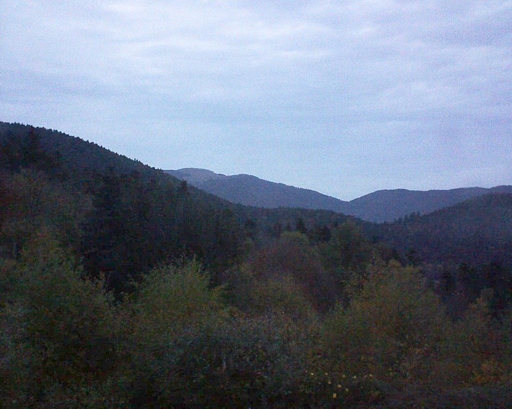 Le petit ballon vu depuis le Domaine Langmatt à Murbach le 19.10.2017 à 18:45 Le petit ballon (Alsace, Vosges) le 19.10.2017 à 18:45