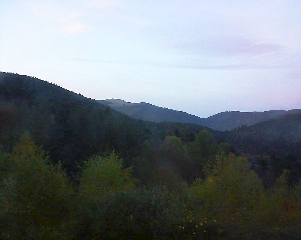 Le petit ballon vu depuis le Domaine Langmatt à Murbach le 26.10.2017 à 18:30 Le petit ballon (Alsace, Vosges) le 26.10.2017 à 18:30