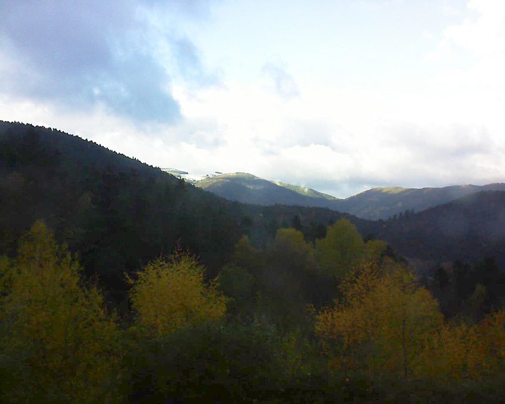 Le petit ballon vu depuis le Domaine Langmatt à Murbach le 13.11.2017 à 15:15 Le petit ballon (Alsace, Vosges) le 13.11.2017 à 15:15