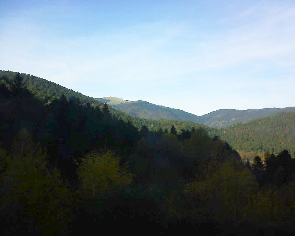 Le petit ballon vu depuis le Domaine Langmatt à Murbach le 15.11.2017 à 14:30 Le petit ballon (Alsace, Vosges) le 15.11.2017 à 14:30
