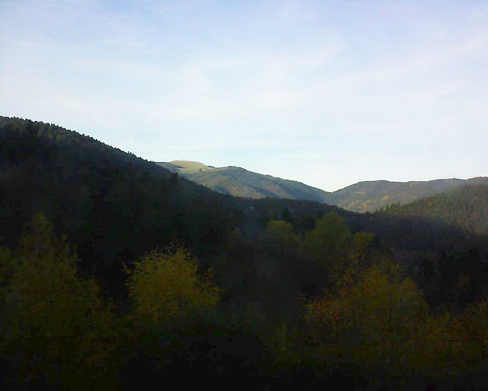 Le petit ballon vu depuis le Domaine Langmatt à Murbach le 15.11.2017 à 15:15 Le petit ballon (Alsace, Vosges) le 15.11.2017 à 15:15
