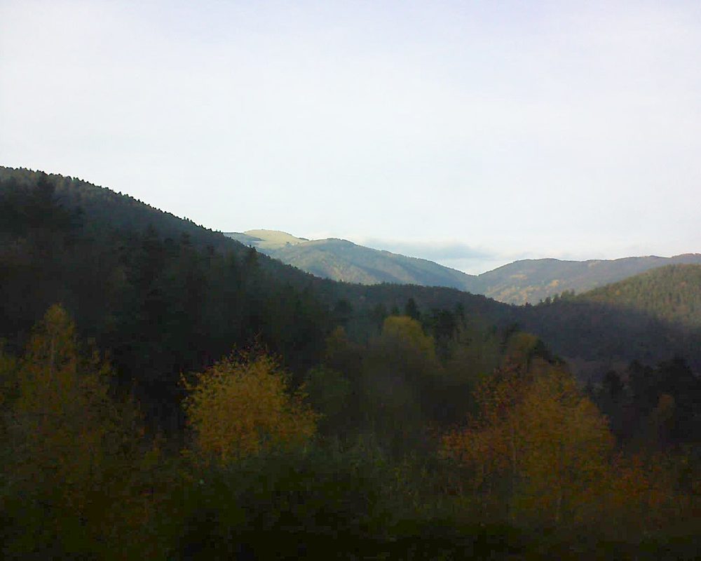 Le petit ballon vu depuis le Domaine Langmatt à Murbach le 18.11.2017 à 15:15 Le petit ballon (Alsace, Vosges) le 18.11.2017 à 15:15