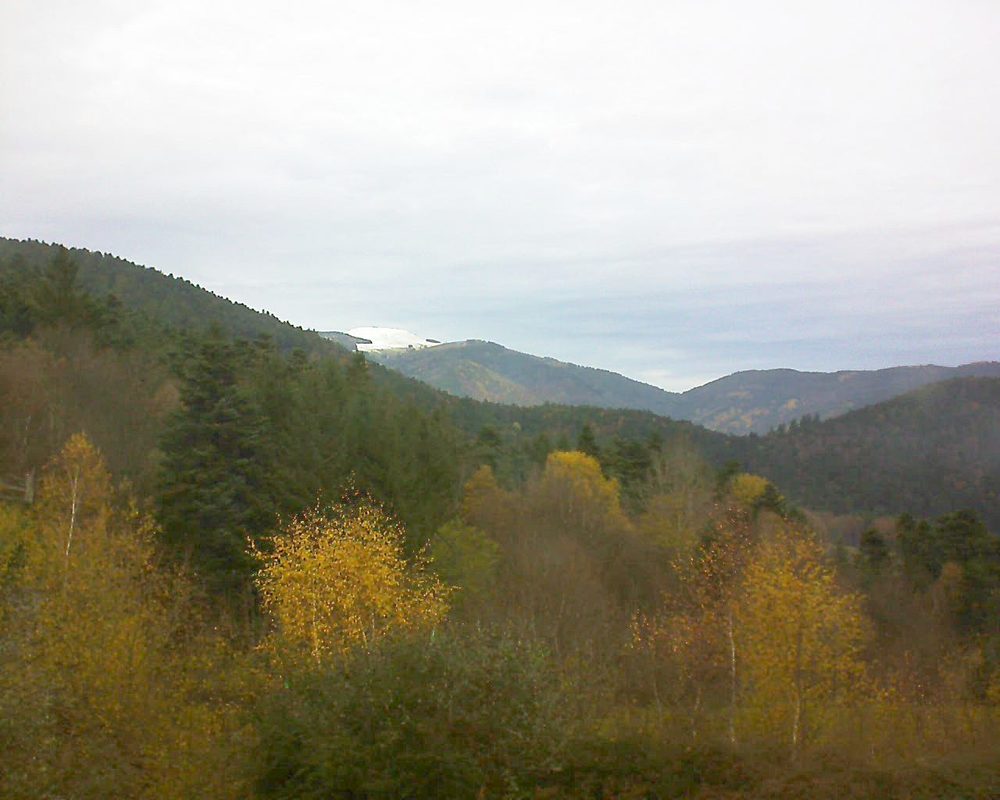 Le petit ballon vu depuis le Domaine Langmatt à Murbach le 20.11.2017 à 11:30 Le petit ballon (Alsace, Vosges) le 20.11.2017 à 11:30
