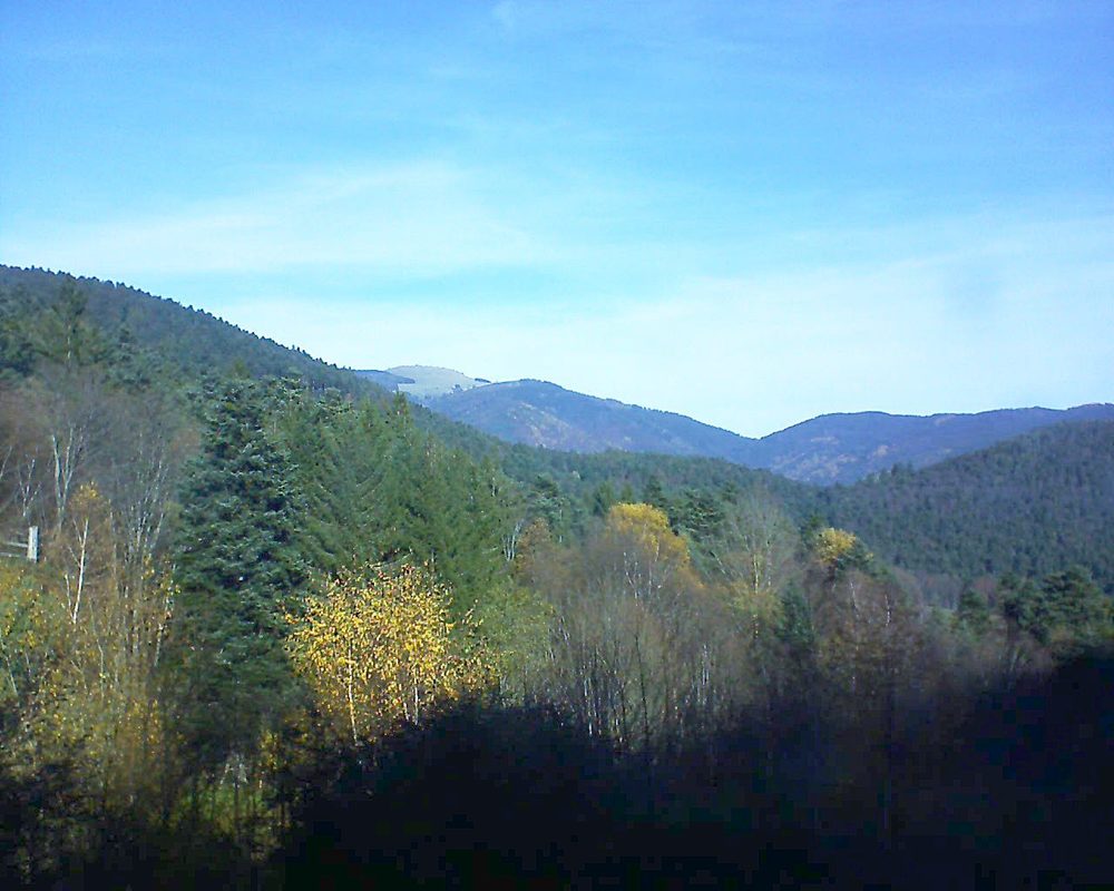 Le petit ballon vu depuis le Domaine Langmatt à Murbach le 22.11.2017 à 11:30 Le petit ballon (Alsace, Vosges) le 22.11.2017 à 11:30