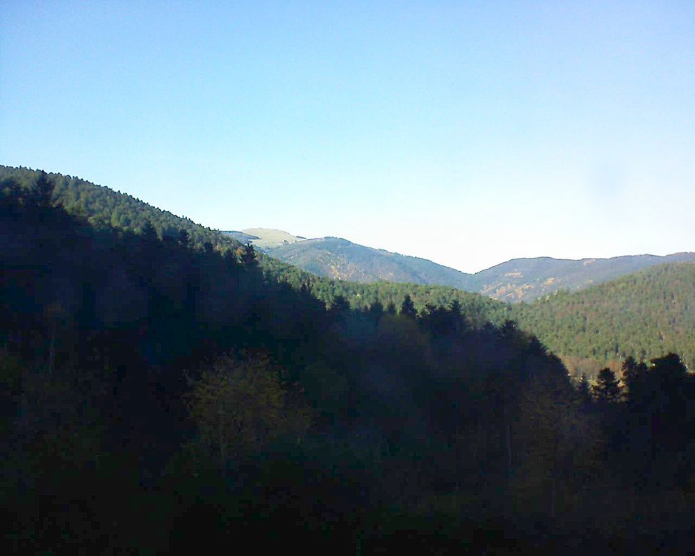 Le petit ballon vu depuis le Domaine Langmatt à Murbach le 22.11.2017 à 14:30 Le petit ballon (Alsace, Vosges) le 22.11.2017 à 14:30